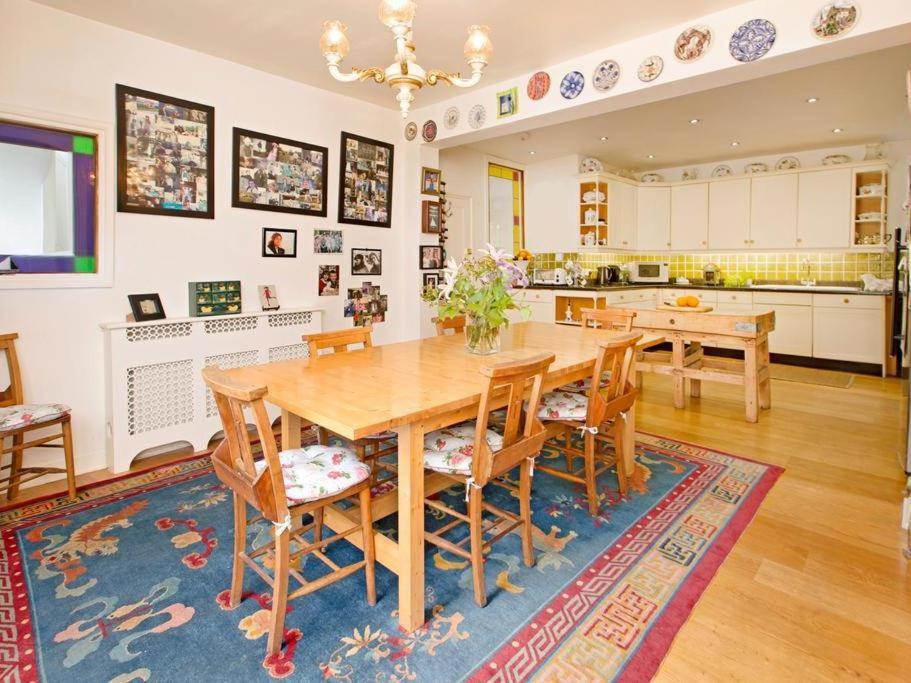 ダートマス Anchor House Bed & Breakfast エクステリア 写真