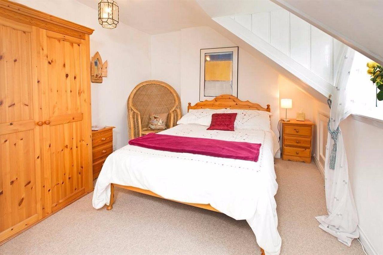 ダートマス Anchor House Bed & Breakfast エクステリア 写真